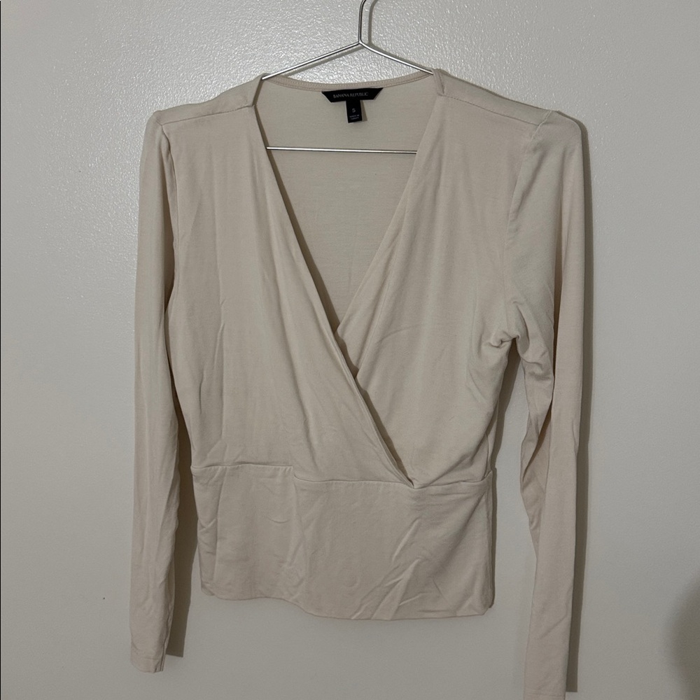 Banana Republic Beige V-Neck Top - Picture 2 of 4